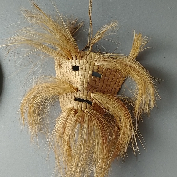 Vintage Mexican hand woven grass mask - Picture 1 of 4